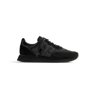 Trainer dark black