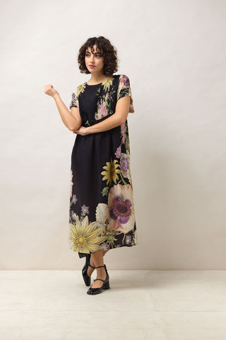 Pleat Daisy Blk Dress