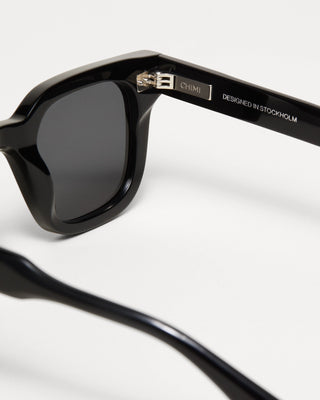 04,2M Black