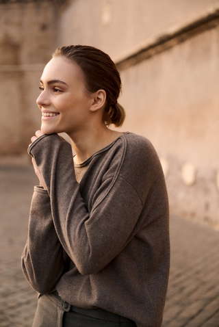 Oyester Blk Light Structured Knitted Top