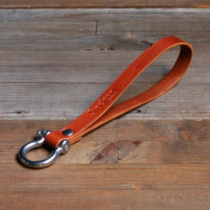 The Bow Shakle Key O Brown