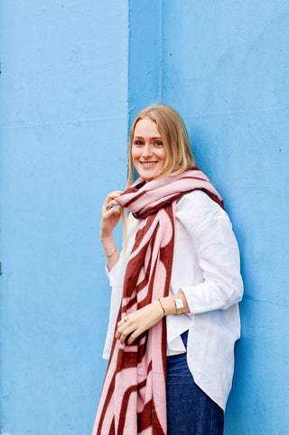Swirl Blushed Blacket Scarf Plum